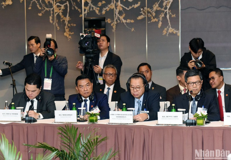 Representantes de empresas indonesias.