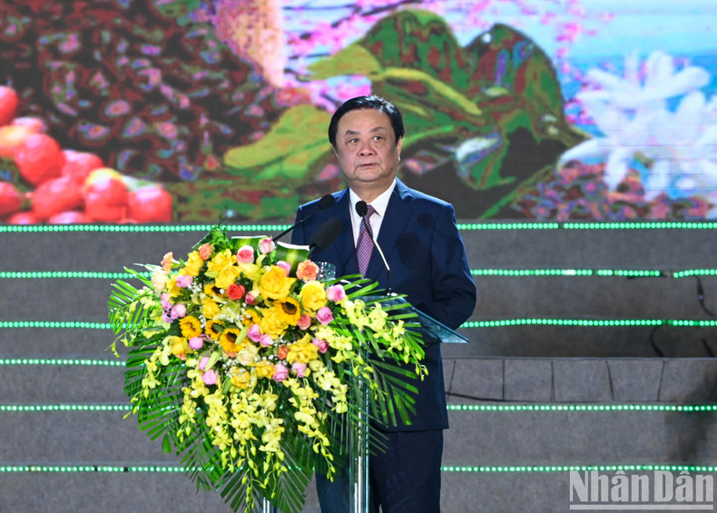 Interviene Le Minh Hoan, ministro de Agricultura y Desarrollo Rural.