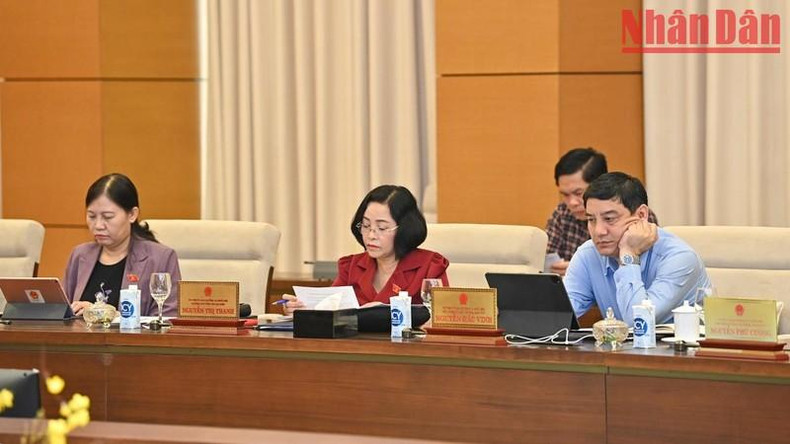 Los miembros permanentes de la Asamblea Nacional en la reunión. Los miembros permanentes de la Asamblea Nacional en la reunión.