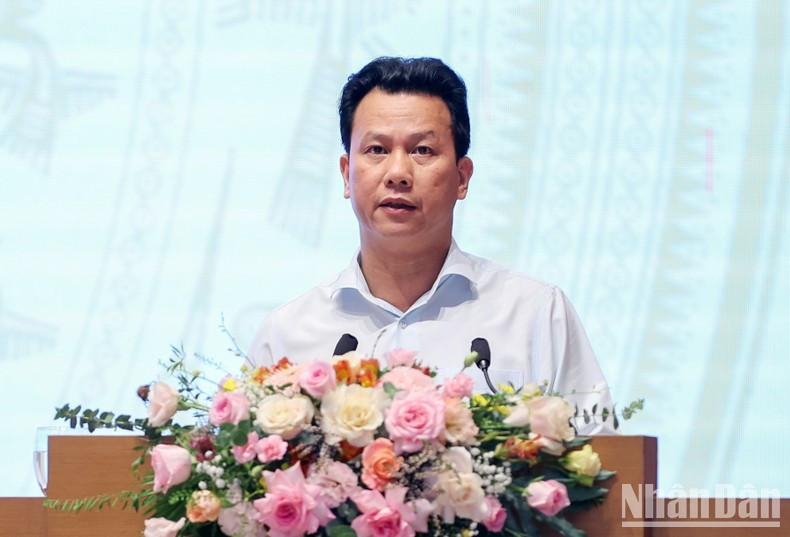 El ministro de Recursos Naturales y Medio Ambiente, Dang Quoc Khanh, en la reunión. El ministro de Recursos Naturales y Medio Ambiente, Dang Quoc Khanh, en la reunión.