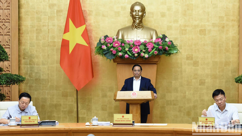 El primer ministro Pham Minh Chinh preside la reunión. El primer ministro Pham Minh Chinh preside la reunión.