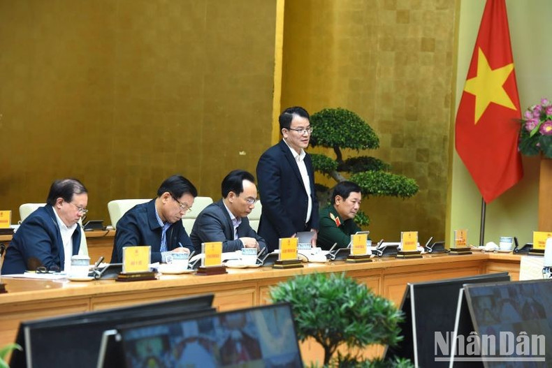 El representante del Ministerio de Planificación e Inversión expresa opiniones. El representante del Ministerio de Planificación e Inversión expresa opiniones.