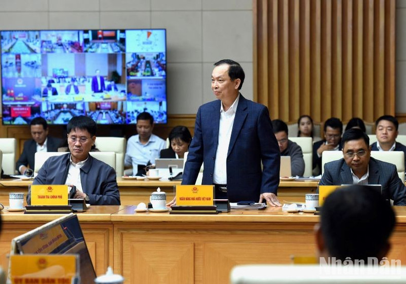 Interviene el representante del Banco Estatal de Vietnam. Interviene el representante del Banco Estatal de Vietnam.