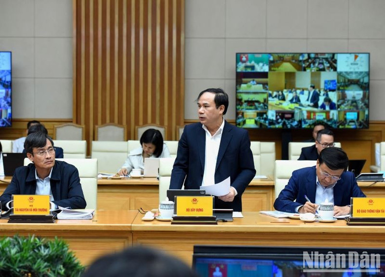 El representante del Ministerio de Construcción en la cita. El representante del Ministerio de Construcción en la cita.