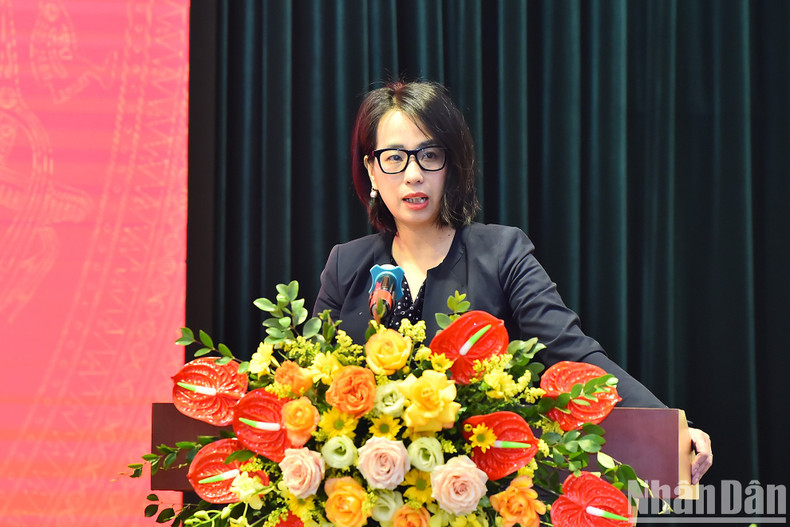 Al evento asiste Pham Thu Hang, portavoz del Ministerio de Relaciones Exteriores.