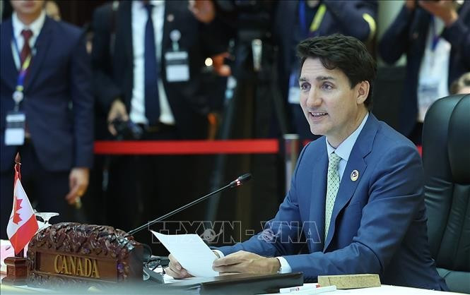 El primer ministro canadiense, Justin Trudeau, habla en la cita.