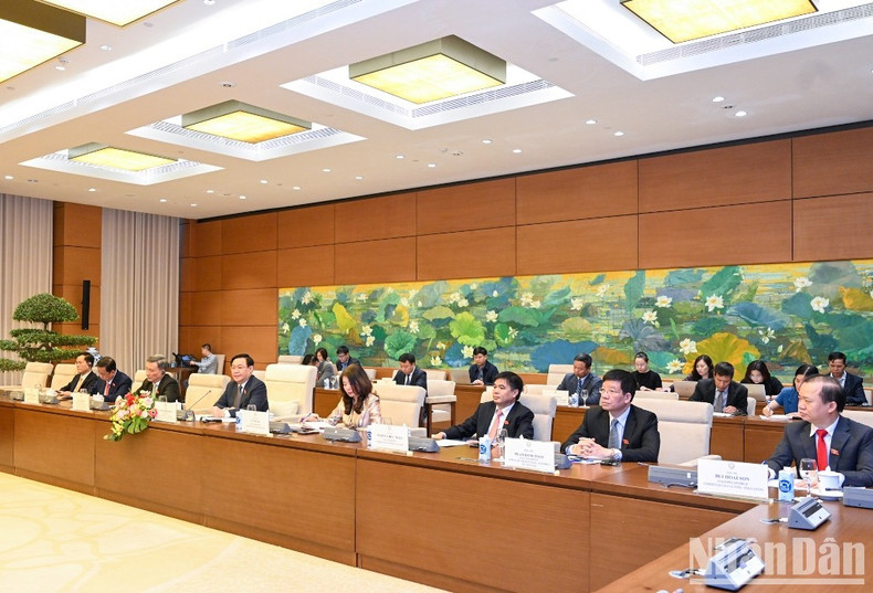 Delegados vietnamitas en el encuentro.