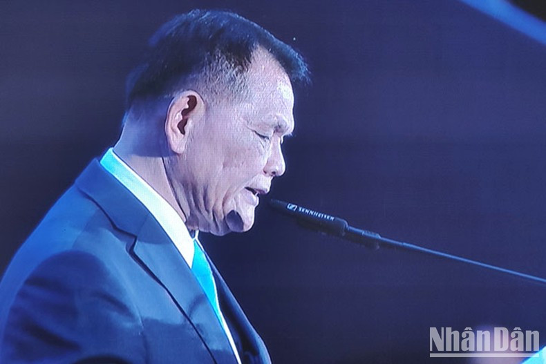 El presidente de la Federación de Deportes para Personas con Discapacidad Física de la Asean, Osoth Bhavilai, pronuncia un discurso en la ceremonia. El presidente de la Federación de Deportes para Personas con Discapacidad Física de la Asean, Osoth Bhavilai, pronuncia un discurso en la ceremonia.