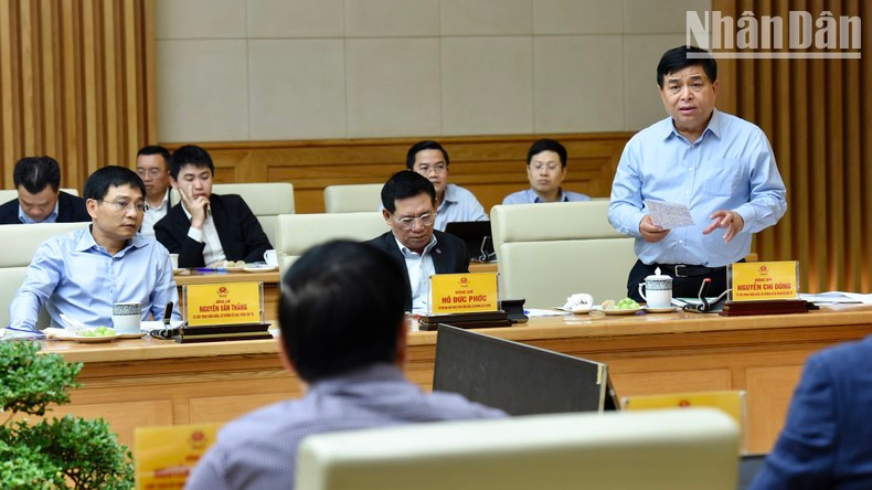 El ministro de Planificación e Inversión, Nguyen Chi Dung, interviene en el evento.