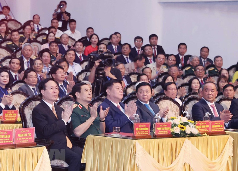Delegados en la celebración. Delegados en la celebración.