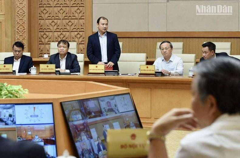 El subjefe de la Comisión de Comunicación y Educación del Comité Central del Partido Comunista de Vietnam Le Hai Binh en el evento. El subjefe de la Comisión de Comunicación y Educación del Comité Central del Partido Comunista de Vietnam Le Hai Binh en el evento.