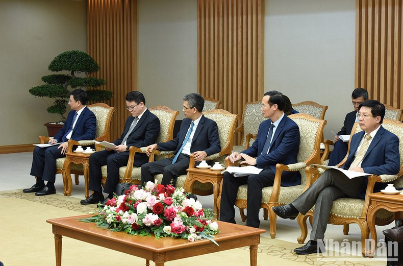 Delegados vietnamitas en la cita.