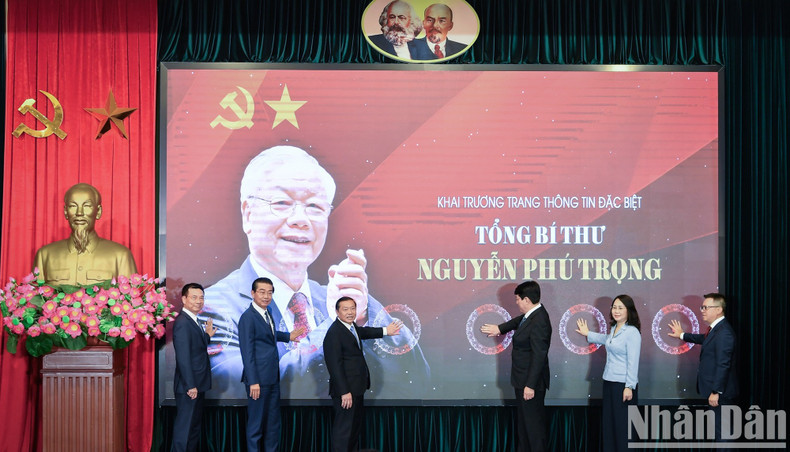 Los delegados lanzan el sitio informativo. Los delegados lanzan el sitio informativo.