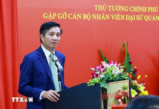 El embajador de Vietnam en Malasia, Dinh Ngoc Linh, habla en la cita.