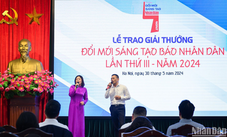 Una actuación artística en la cita.