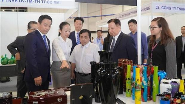 La provincia de Binh Duong presenta productos destacados a la delegación de alto rango de la prefectura japonesa de Yamaguchi (Foto: VNA)