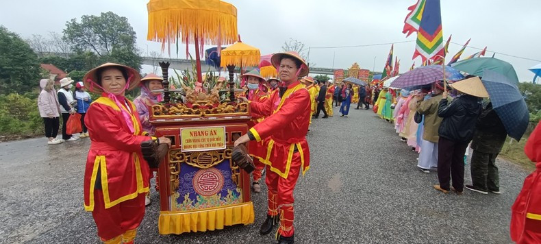 El agua sagrada recolectada se mantendrá en el templo Tran durante tres meses y 10 días.