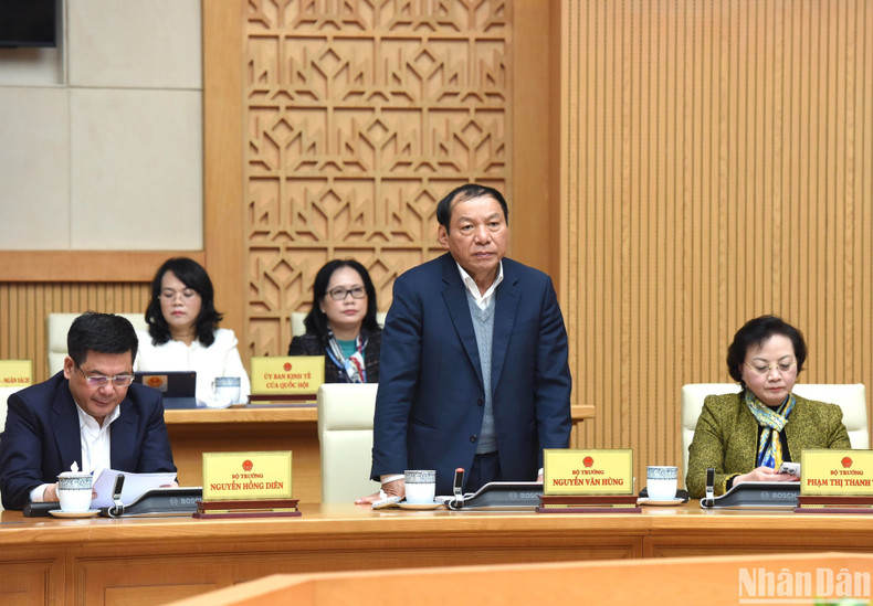 El ministro de Cultura, Deportes y Turismo, Nguyen Van Hung.