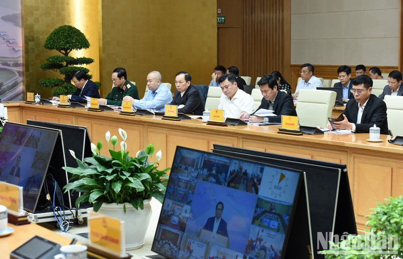 Dirigentes de ministerios y sectores asistentes a la reunión.