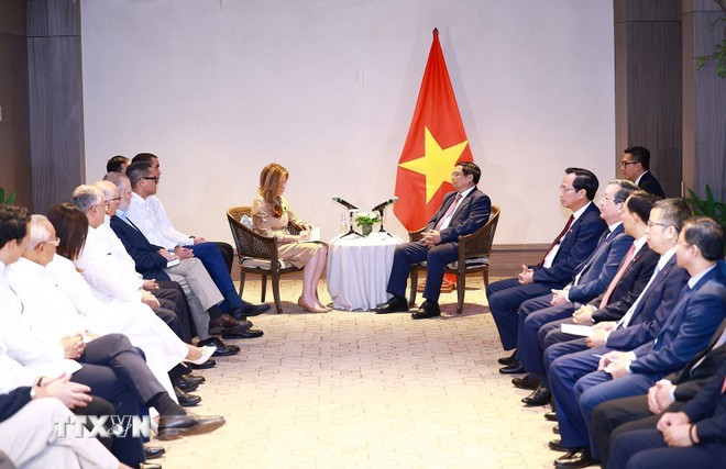 Escena de la reunión. Escena de la reunión.