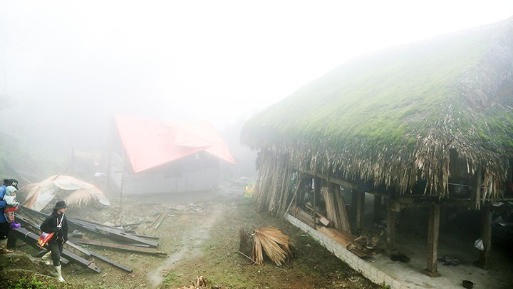 El pueblo cuenta con más de 50 familias que se dedican principalmente a la agricultura y el cultivo del té de San Tuyet. El pueblo cuenta con más de 50 familias que se dedican principalmente a la agricultura y el cultivo del té de San Tuyet.
