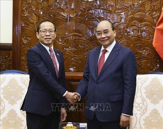 El presidente de Vietnam, Nguyen Xuan Phuc, se reúne con el embajador de Camboya, Chay Navuth, (Fotografía: VNA) El presidente de Vietnam, Nguyen Xuan Phuc, se reúne con el embajador de Camboya, Chay Navuth, (Fotografía: VNA)