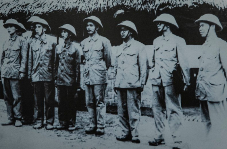 La delegación del Comando General del Ejército Popular de Vietnam en la Conferencia de Trung Gia. La delegación del Comando General del Ejército Popular de Vietnam en la Conferencia de Trung Gia.
