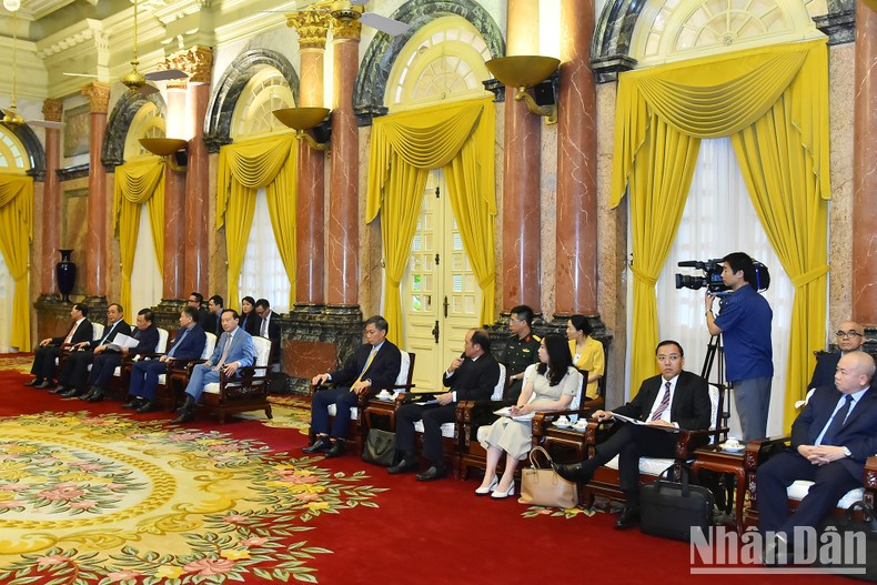 Delegados vietnamitas asistentes al evento.