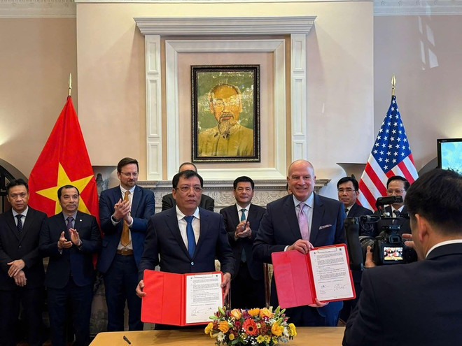 Representantes de PetroVietnam Power Corporation y de GE Vernova firman un MOU sobre la compra de equipos y servicios para las plantas de energía (Foto: Ministerio de Industria y Comercio) Representantes de PetroVietnam Power Corporation y de GE Vernova firman un MOU sobre la compra de equipos y servicios para las plantas de energía (Foto: Ministerio de Industria y Comercio)