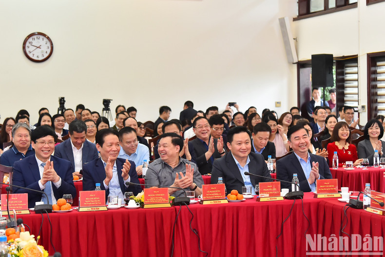 Asistentes a la cita.