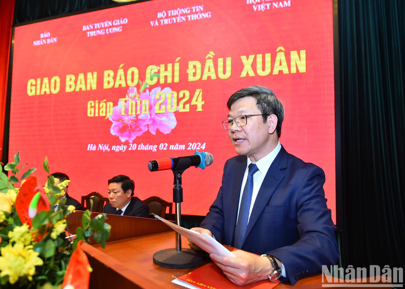 Habla Tong Van Thanh, director del Departamento de Prensa y Publicaciones de la Comisión de Comunicación y Educación del Comité Central del PCV.