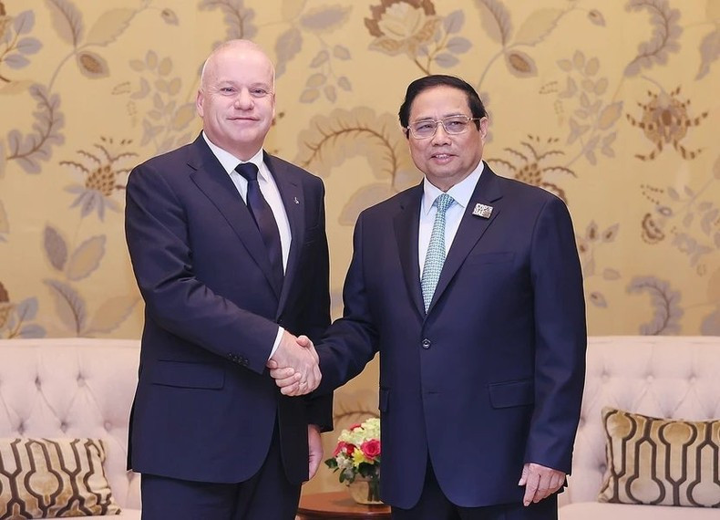 Pham Minh Chinh recibe a Anders Opedal, director general del Grupo Equinor. Pham Minh Chinh recibe a Anders Opedal, director general del Grupo Equinor.