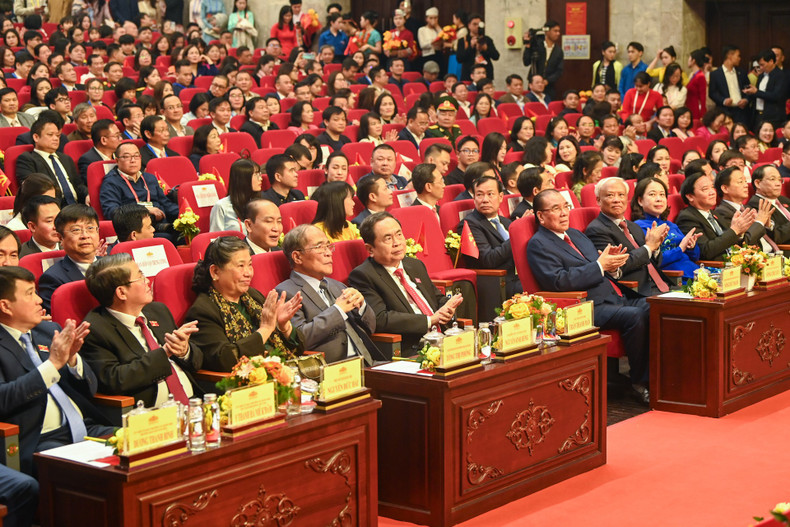 Anteriores y actuales dirigentes en el evento.