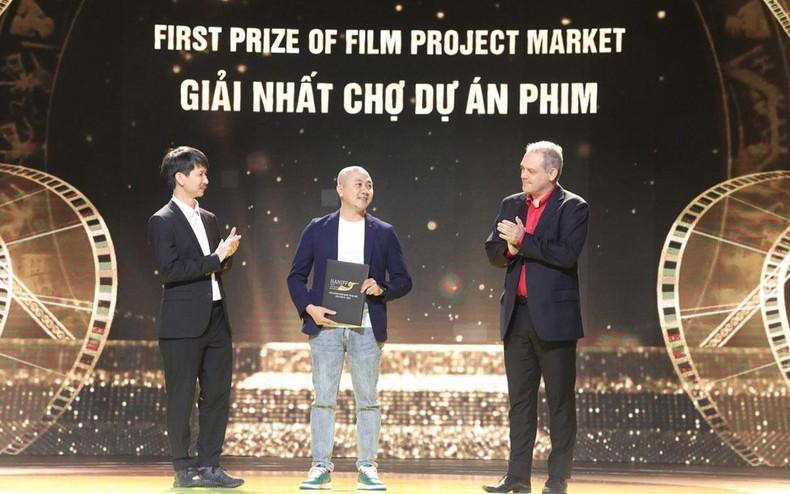 El primer premio en la categoría Mercado de Proyectos Cinematográficos fue otorgado a la película &quot;Chua dat&quot; (Señor de la Tierra), del director vietnamita Do Thanh Son.