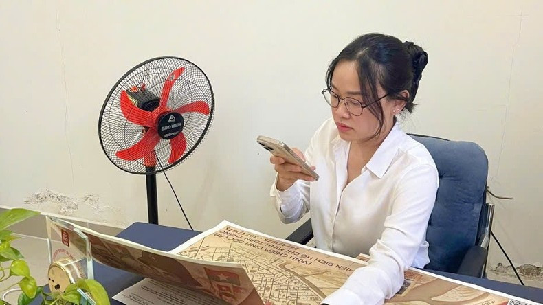 Funcionarios del distrito de Buu Long, en la ciudad de Bien Hoa, experimentan la publicación. Funcionarios del distrito de Buu Long, en la ciudad de Bien Hoa, experimentan la publicación.