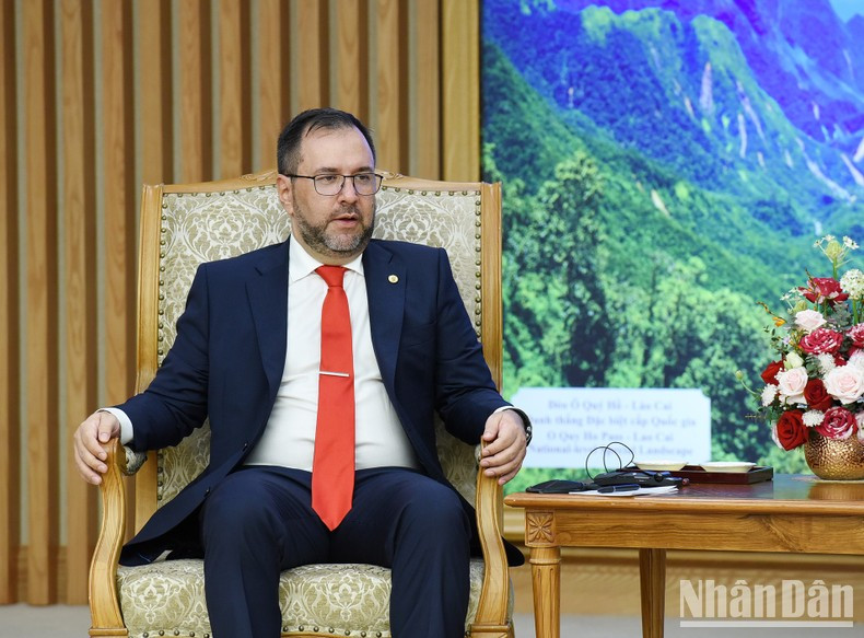 Yván Gil interviene. Yván Gil interviene.