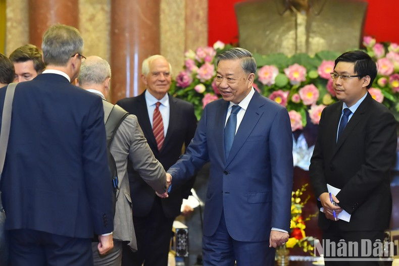 To Lam da la bienvenida a la delegación de la Comisión Europea.