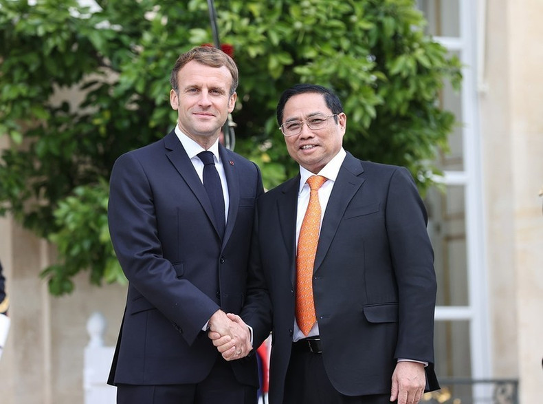 Durante su visita oficial a Francia, el 4 de noviembre de 2021, el primer ministro Pham Minh Chinh se reúne con el presidente francés Emmanuel Macron en el palacio de Élysée, en la capital de París.
