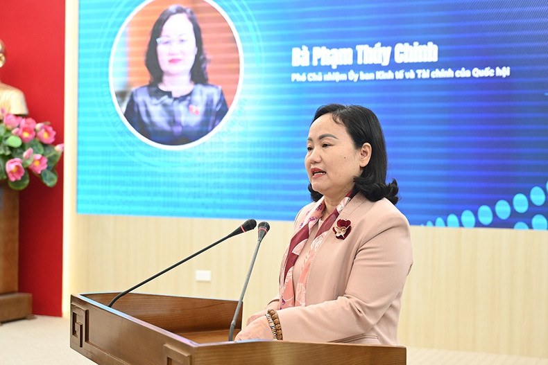 Pham Thuy Chinh, subjefa de la Comisión de Asuntos Económicos y Financieros de la Asamblea Nacional, en la cita. Pham Thuy Chinh, subjefa de la Comisión de Asuntos Económicos y Financieros de la Asamblea Nacional, en la cita.
