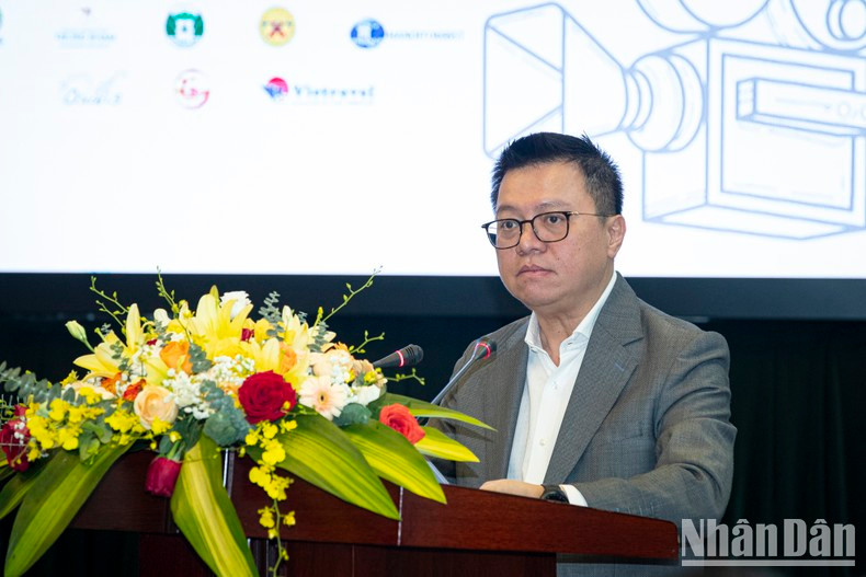 Habla Le Quoc Minh, miembro del Comité Central del Partido, presidente-editor del periódico Nhan Dan, subjefe de la Comisión de Comunicación y Educación del Comité Central del Partido Comunista de Vietnam y titular de la Asociación de Peridotitas del país.