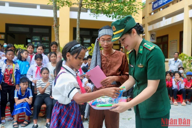 Además, los niños participaron en juegos y concursos con premios. Además, los niños participaron en juegos y concursos con premios.