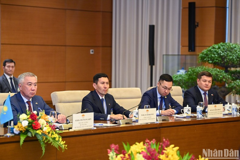 Miembros de la delegación de Kazajstán.