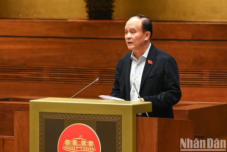 El presidente del Consejo Popular de Hanói, Nguyen Ngoc Tuan, en la reunión. El presidente del Consejo Popular de Hanói, Nguyen Ngoc Tuan, en la reunión.