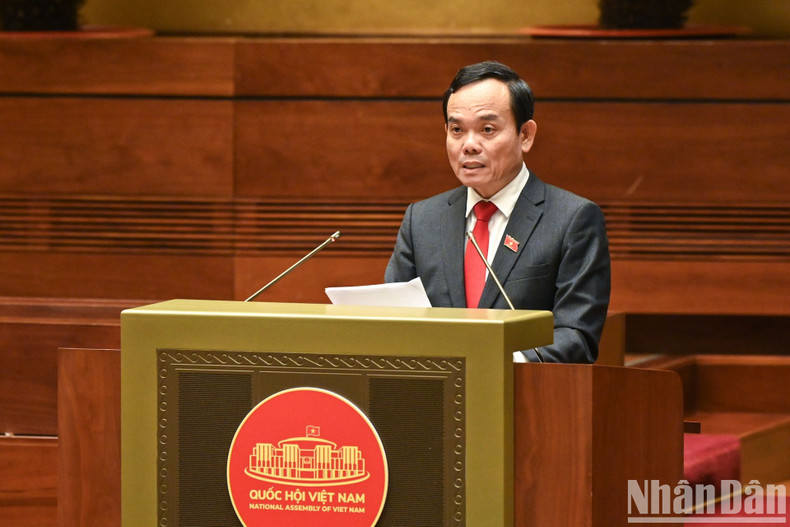 El viceprimer ministro Tran Luu Quang habla en el acto. El viceprimer ministro Tran Luu Quang habla en el acto.