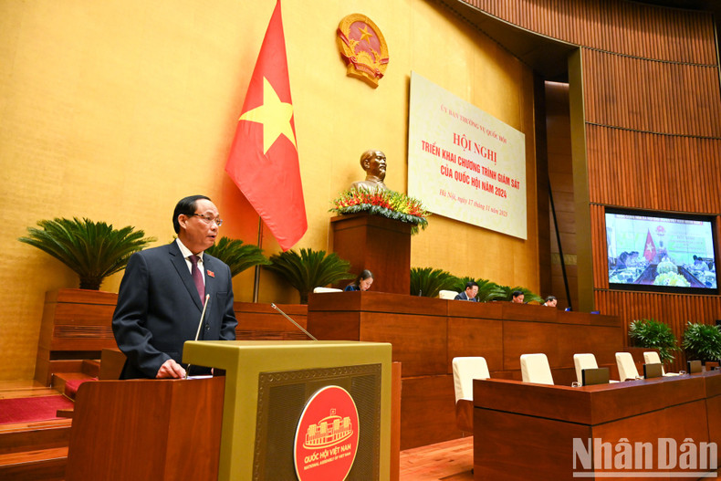 El vicepresidente de la Asamblea Nacional Tran Quang Phuong interviene en el evento. El vicepresidente de la Asamblea Nacional Tran Quang Phuong interviene en el evento.
