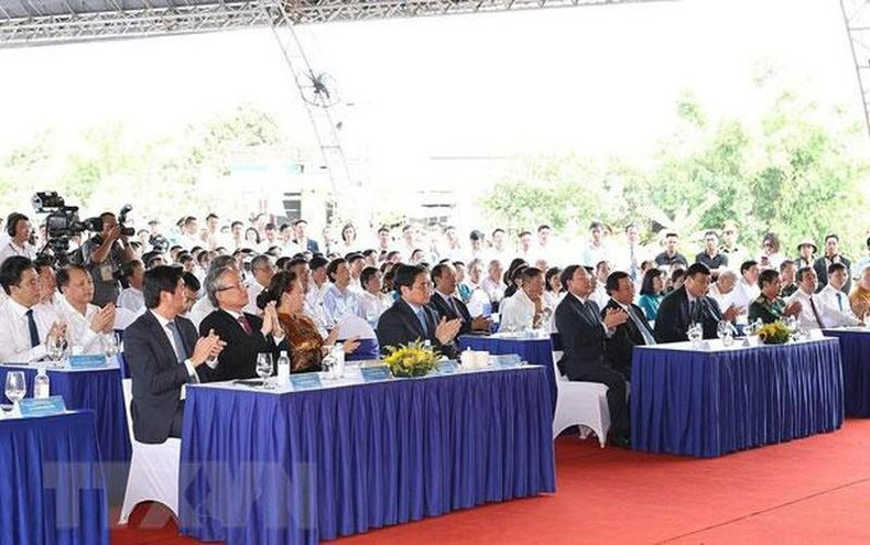 El jefe del Gobierno y otros delegados en el evento. El jefe del Gobierno y otros delegados en el evento.