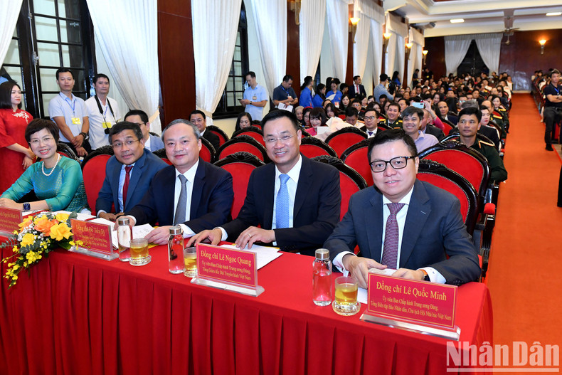 Asistentes a la ceremonia.