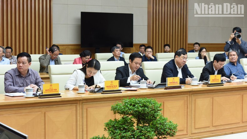 Los asistentes a la cita.