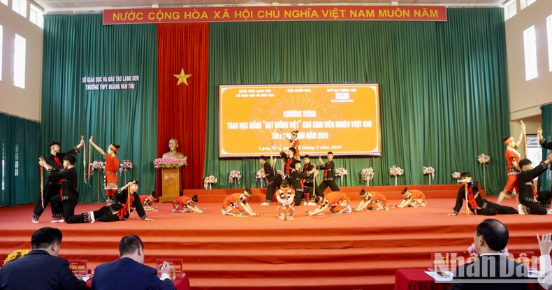 Una actuación artística en la cita.