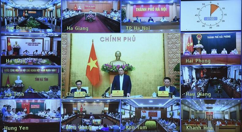 La reunión se realiza en forma presencial y virtual. La reunión se realiza en forma presencial y virtual.